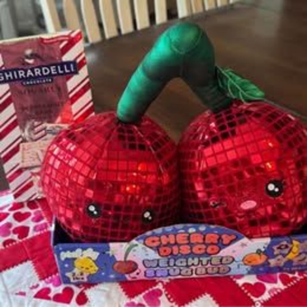 Cherry Disco Weighted Snug Bud